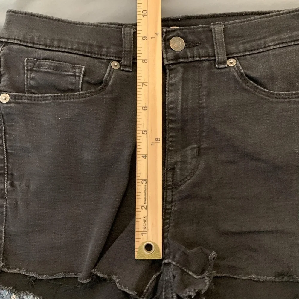 Levis Denim Shorts Womens 8 Lot Of 2 Black Blue‎ Cutoff Frayed Hem Stretch